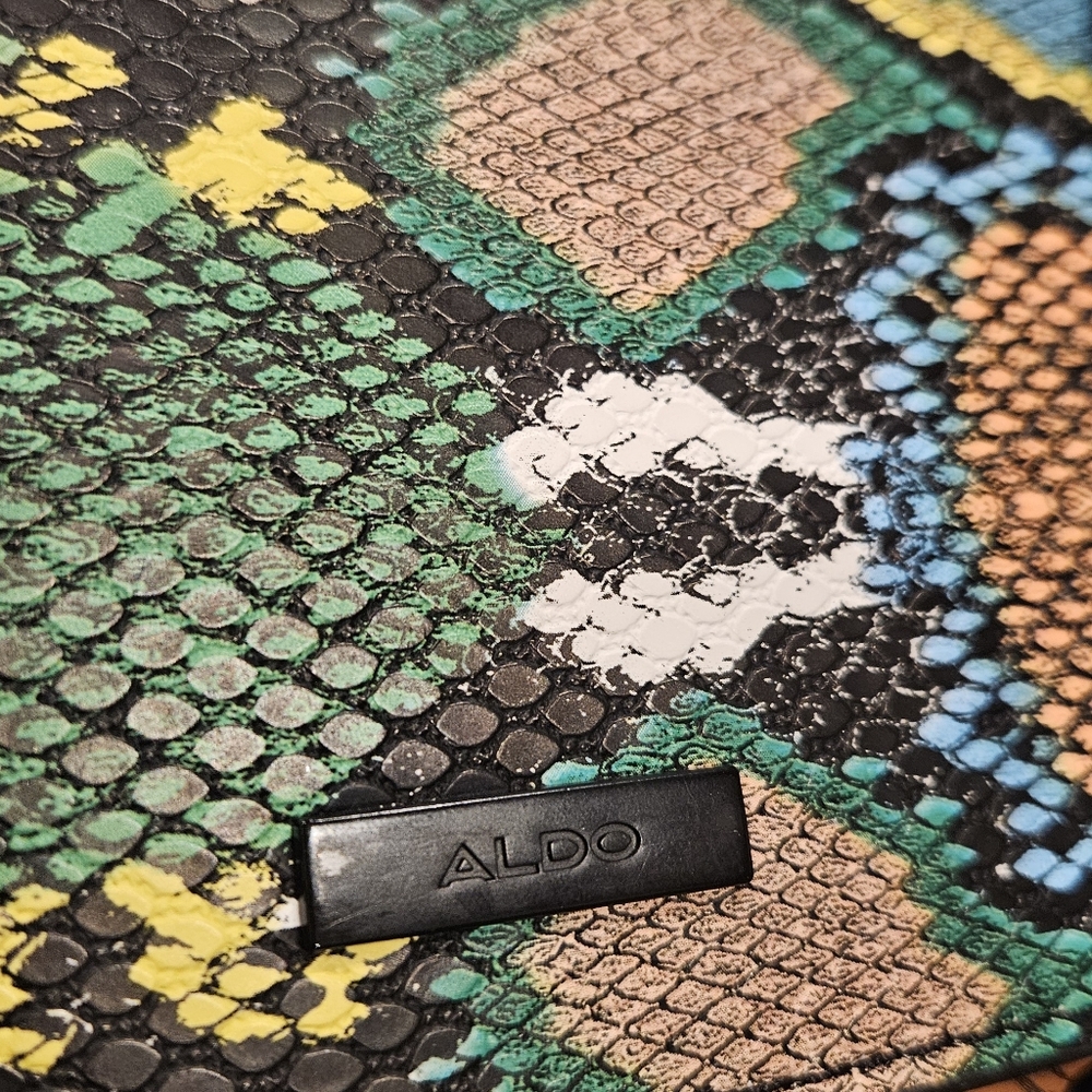 Colorful Patterned Chain Shoulder Bag - Picture 2 of 7